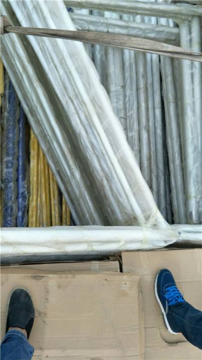 精致浩然體育 小學校園體育器材裝車中 精致浩然體育 小學校園體育器材裝車中