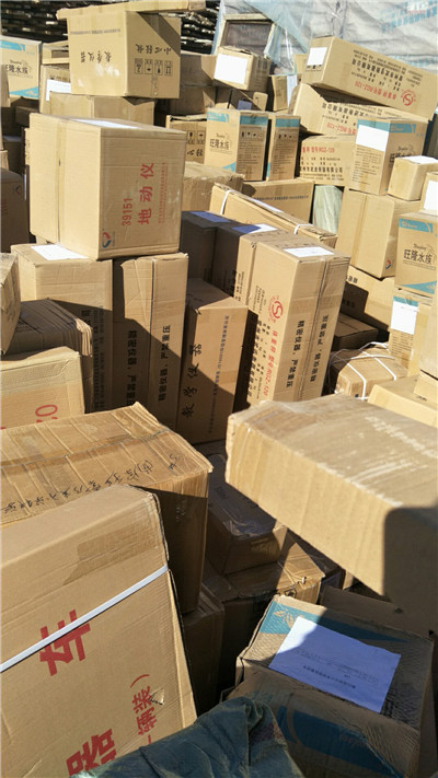 青海學校體育器材以及教學儀器分貨現場 青海學校體育器材以及教學儀器分貨現場