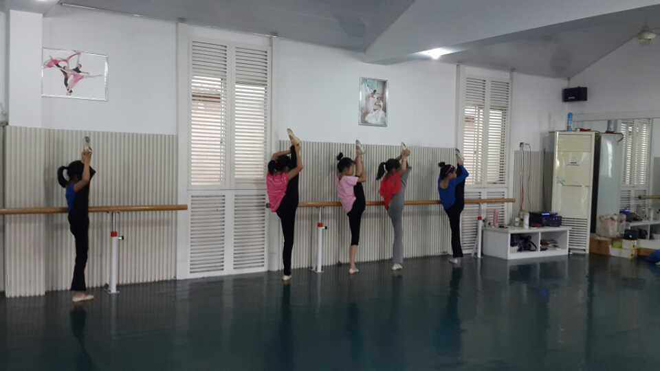 舞蹈基本功把桿訓練 舞蹈基本功把桿訓練