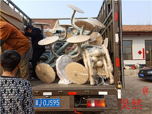 精致的戶外健身路徑器材發(fā)貨裝車 精致的戶外健身路徑器材發(fā)貨裝車