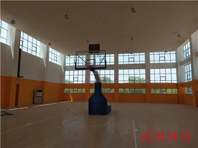 新疆安裝室內(nèi)電動(dòng)液壓籃球架效果展示 新疆安裝室內(nèi)電動(dòng)液壓籃球架效果展示