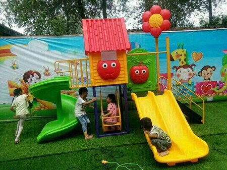 山西太原某幼兒園室外兒童滑梯安裝完成 山西太原某幼兒園室外兒童滑梯安裝完成