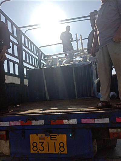 陜西客戶定做的手動液壓籃球架發貨 陜西客戶定做的手動液壓籃球架發貨