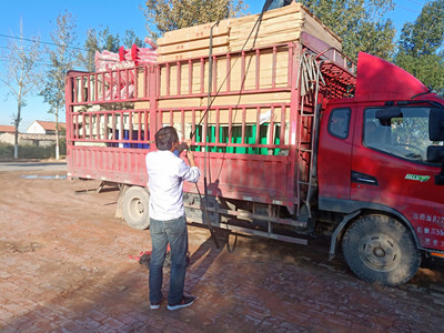 河南客戶定做的一批籃球架乒乓球臺發貨 河南客戶定做的一批籃球架乒乓球臺發貨