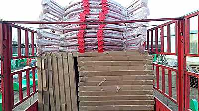 發往山西的室外乒乓球臺正在裝車中 發往山西的室外乒乓球臺正在裝車中